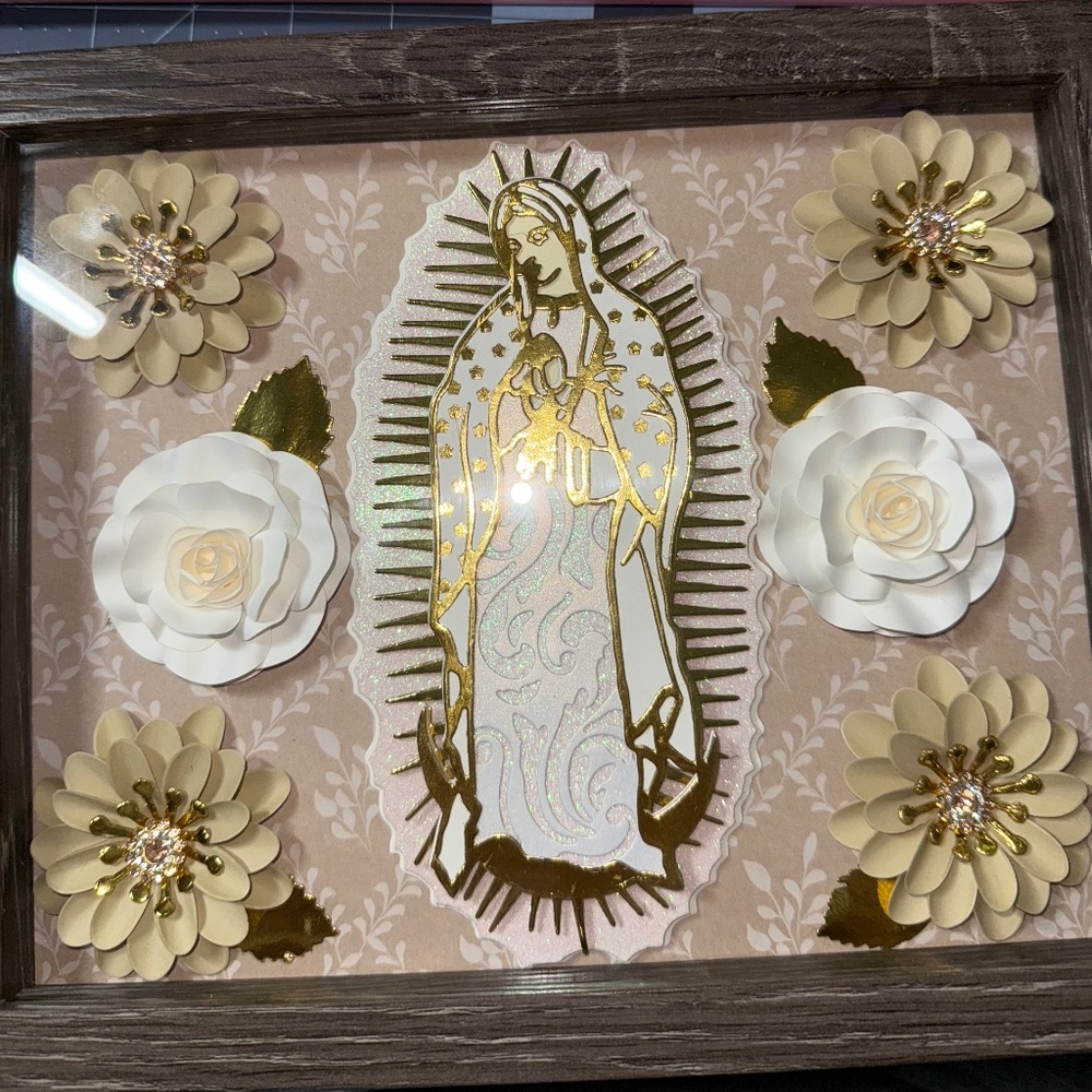 Virgin Mary shadobox